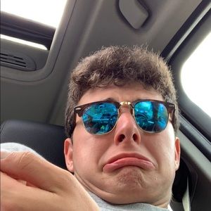 Meet your Posher, Max